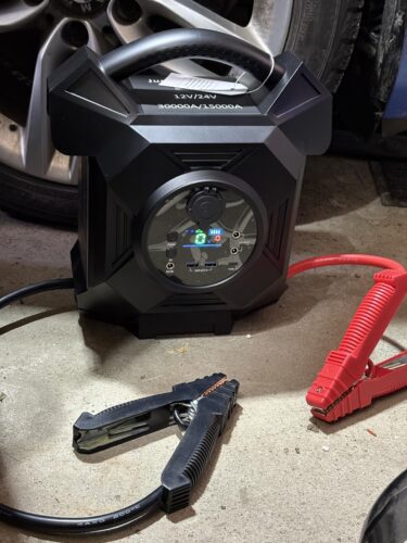 Truck Jump Starter Heavy Duty,CAT797 30000A 12V/24V Ultrasafe Battery Jumper Starter Portable,-40F° Startall Battery Booster Pack,for Semi Truck,Gasoline/99L and Diesel Engines Up to 50L,Class 8 photo review